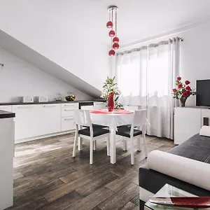 https://city-lights-arianska-6.krakowhotelspoland.com